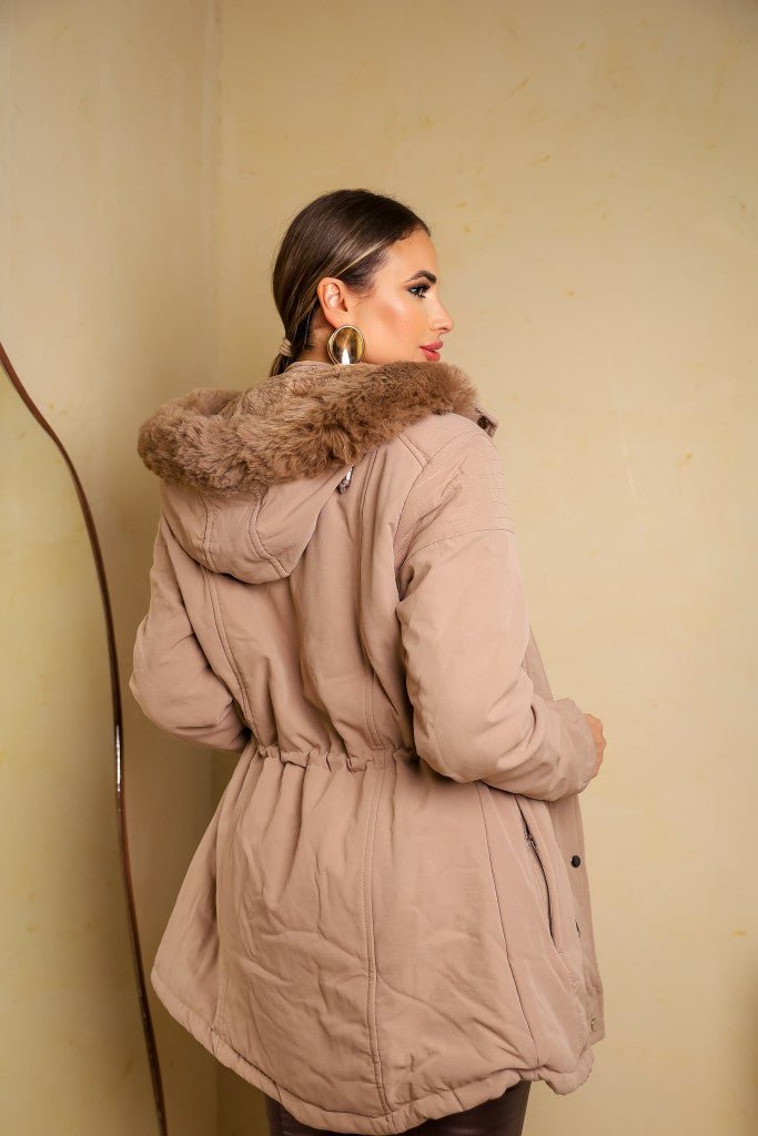 Jaqueta Parka Feminina Pelinho Capuz Inverno Com Bolso - Momobr
