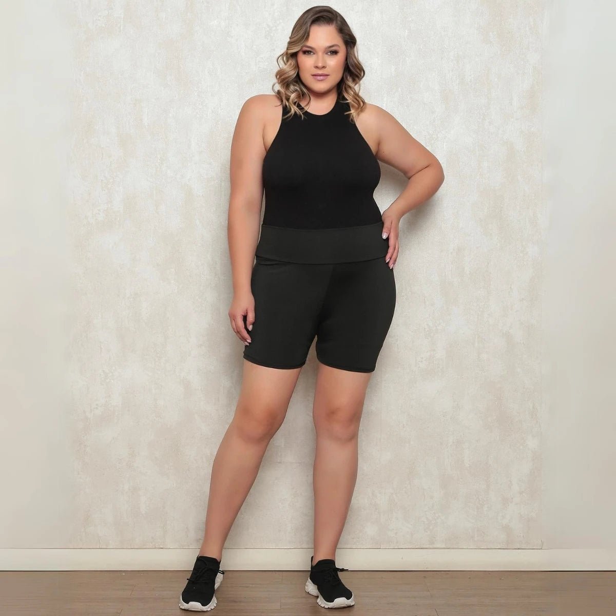 Shorts Legging Plus Size Feminino Cintura Alta – Curto, Liso, Empina Bumbum - Momobr